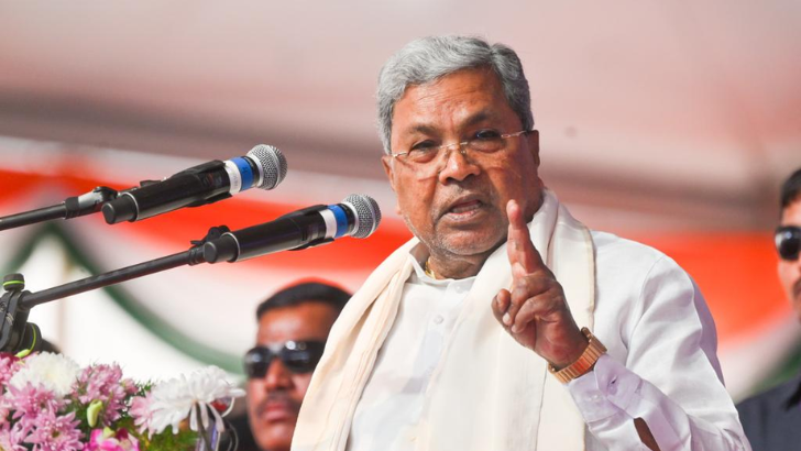 https://salarnews.in/public/uploads/images/newsimages/maannewsimage10112025_233923_Siddaramaiah (2).png